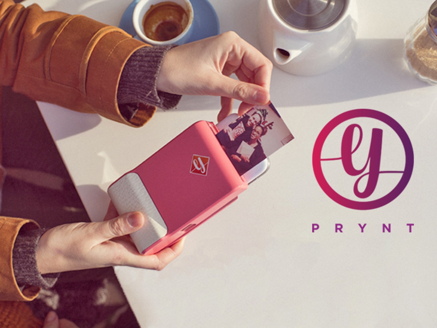 Prynt instant camera case turns your smartphone into a Polaroid camera
