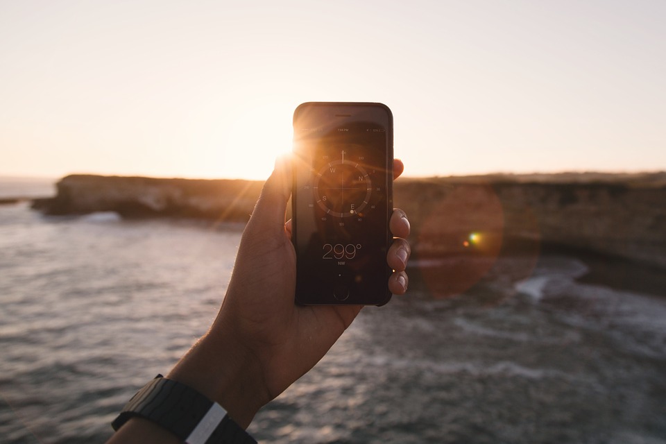 10 Best Compass Apps for Android and iOS