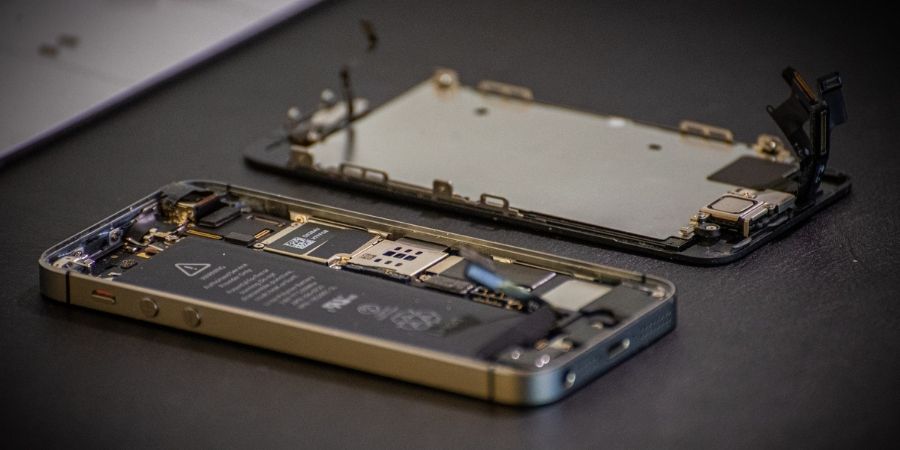 Apple introduces a self-service repair scheme so you can fix your iPhone.