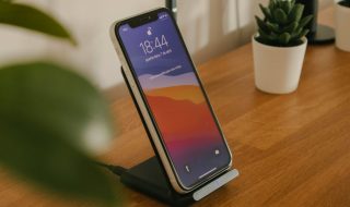5 Best Qi Wireless Chargers for iPhone and Android phones
