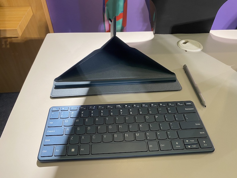 Lenovo Yoga Book 9i