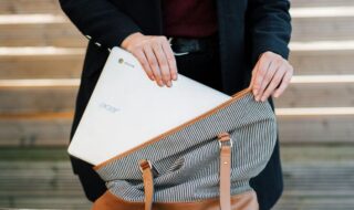 6 Reasons to Prefer Chromebook Over a Windows Laptop