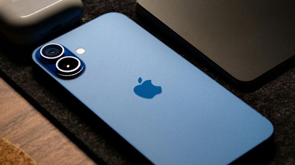 iPhone 16