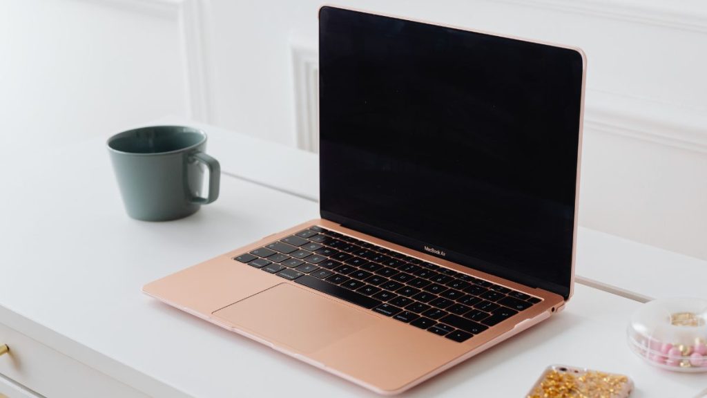 Stop Your MacBook from Turning On When You Open the Lid