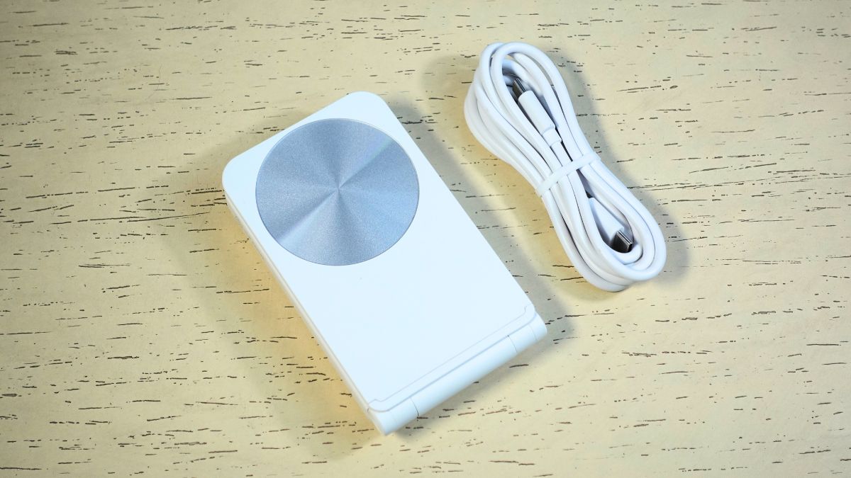 Alogic Yoga 3-in-1 Wireless Charging Stand Review: The Ultimate Charging Solution?