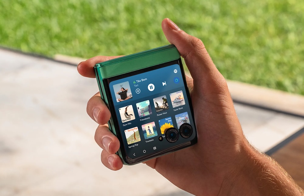 Motorola Razr 60 Outer display