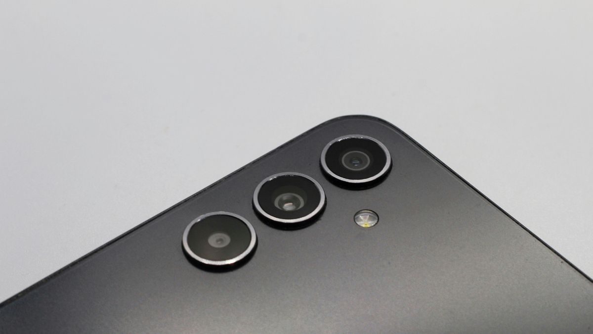 Samsung fixes zero-day security flaw in Android phones