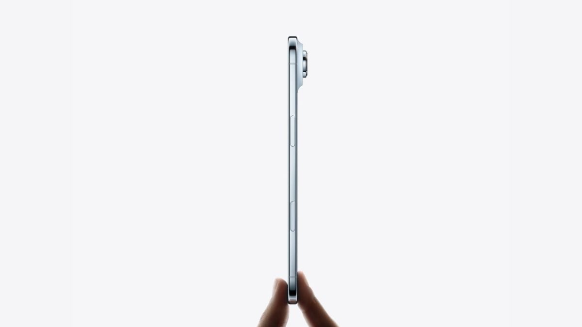 iPhone Air Could Be Apple’s Test Bed for a Slimmer Vision Pro