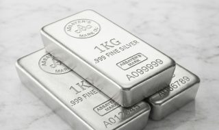 How to Choose the Right Silver ETF for Your Long-Term Portfolio?