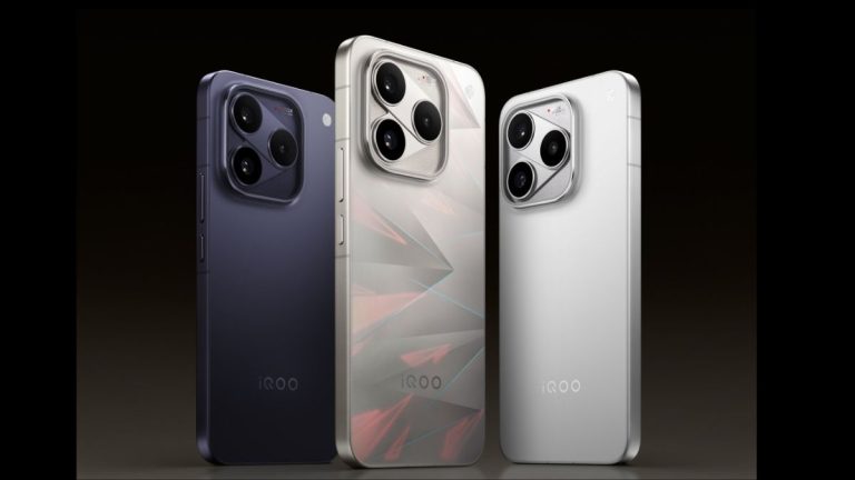 iQOO 16 with 2K 165Hz Samsung Display and Snapdragon 8 Elite Extreme Gen 6 Launched in China