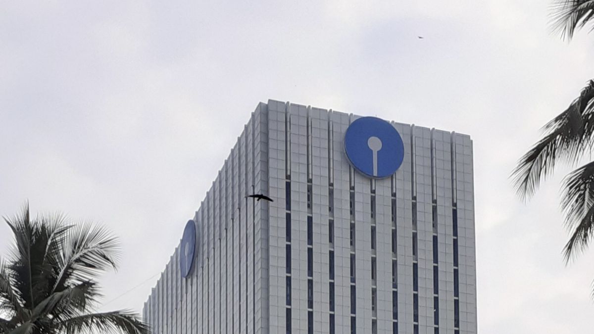 SBI Confirms Data Leak Involving 3,897 Customer Records, Source Still Unknown
